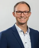 Portrait photo of Univ.-Prof Dr Sven Meister