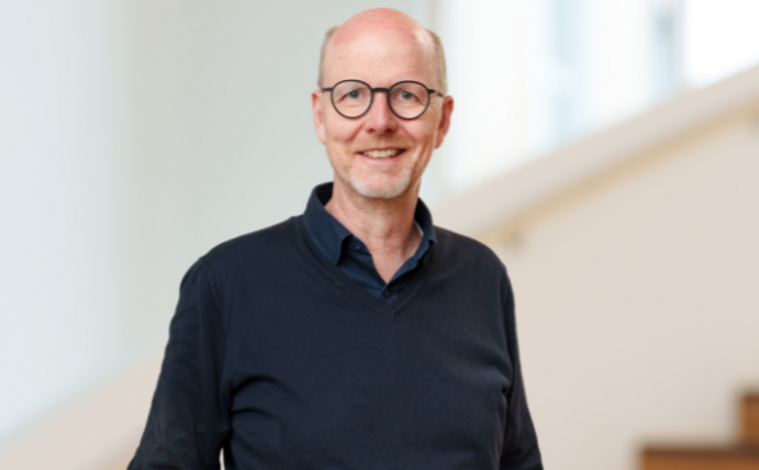 Porträtbild von Prof. Dr. Dirk Sauerland