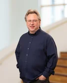 Prof. Ingo Ernst Reihl (Foto: UW/H) Porträtfoto von Prof. Ingo Ernst Reihl