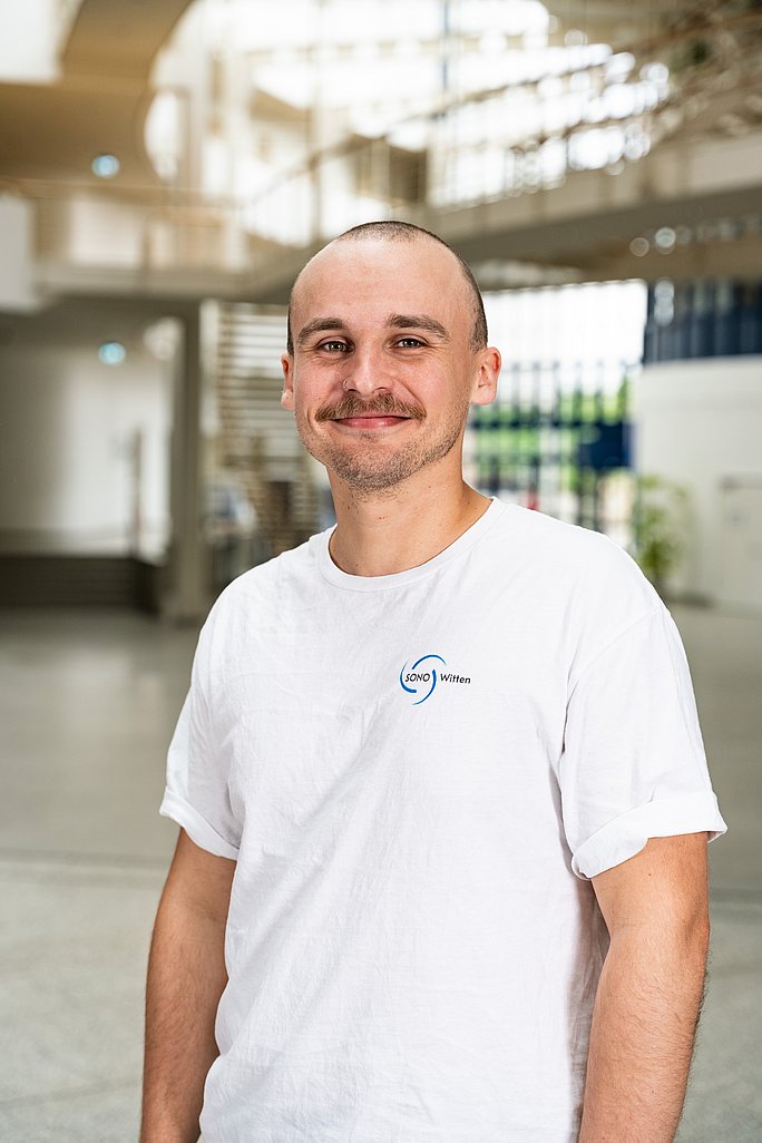 Porträtfoto von Severin Pfeil