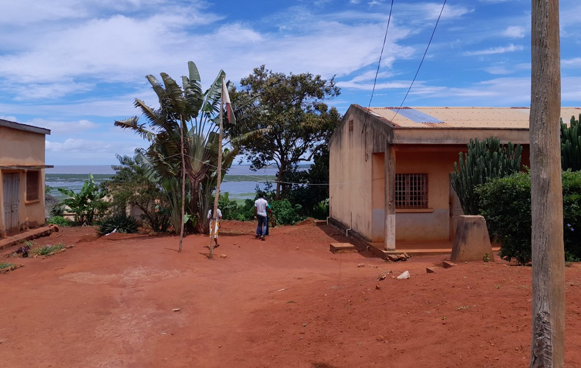 Ansicht von Gebäude und Umgebung