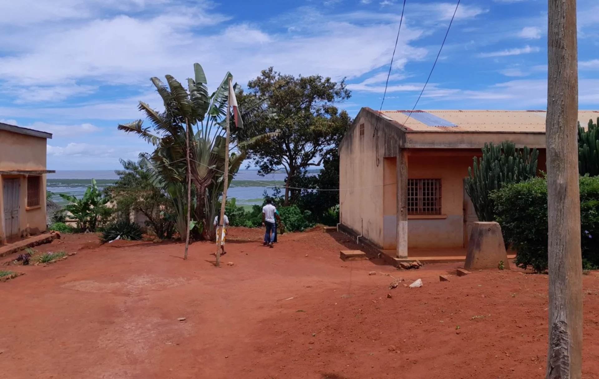 Ansicht von Gebäude und Umgebung