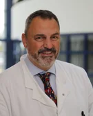 Porträtfoto von Prof. Dr. med. Georg Feigl