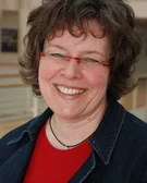Portrait photo of Ulrike Muhr
