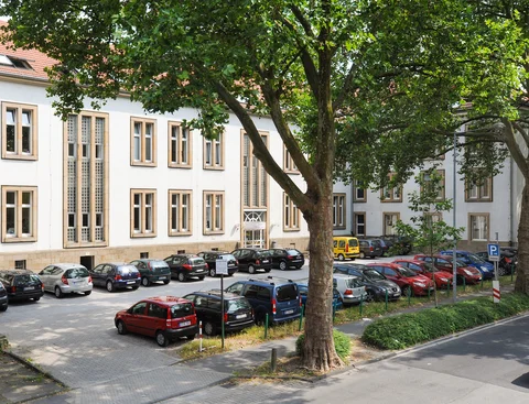 German Centre for Neurodegenerative Diseases (DZNE) (Photo: Jürgen Appelhans) Exterior view of the DZNE
