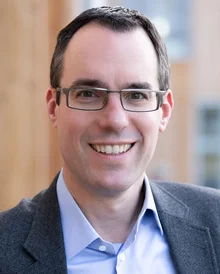 Portraitfoto von Prof. Dr. René Pfromm