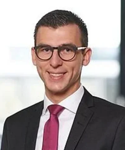 Portrait photo of Julian Nagel