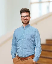 Portrait photo of Simon Schairer