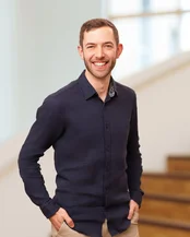 Porträtfoto von Lukas Stahl