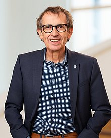 Prof. Dr. med. Stefan Zimmer (Foto: Volker Wiciok | UW/H) Porträtfoto von Prof. Dr. med. Stefan Zimmer
