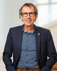 Portrait photo of Prof Dr med. Stefan Zimmer
