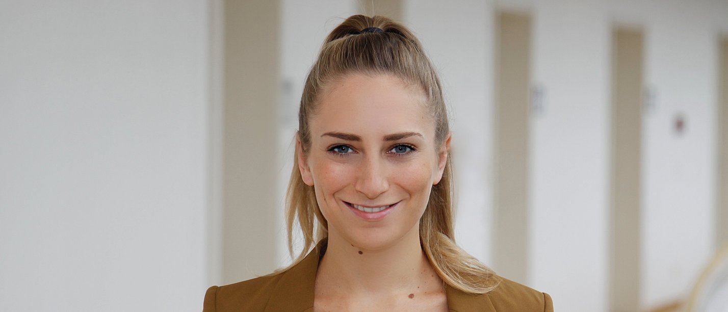 Porträtfoto von Lina Nagel