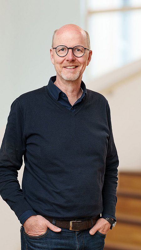 Univ.-Prof. Dr. Dirk Sauerland (Foto: UW/H) Porträtfoto von Univ.-Prof. Dr. Dirk Sauerland