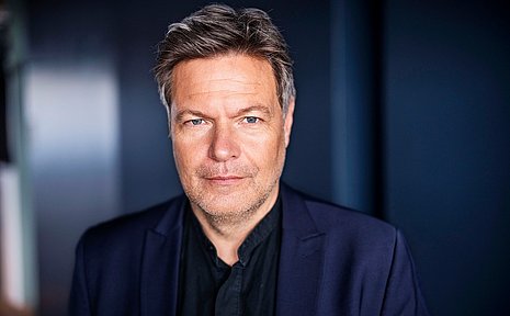 Porträtbild von Dr. Robert Habeck