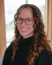 Porträtfoto von Alexandra Schmidt