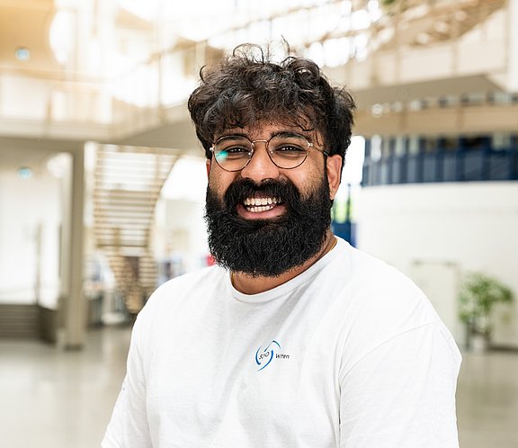 Abhav Bellary (Foto: UW/H) Porträtfoto von Abdav Bellary