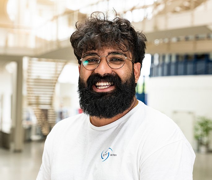 Porträtfoto von Abhav Bellary