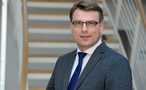 Porträtbild Prof. Dr. Guido Möllering