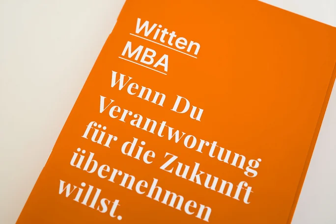 Broschüre MBA studieren am Professional Campus der UW/H