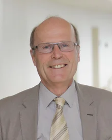 Portrait photo of Univ.-Prof Dr Marcel Tyrell