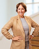 Porträtfoto von Angela Hölscher 