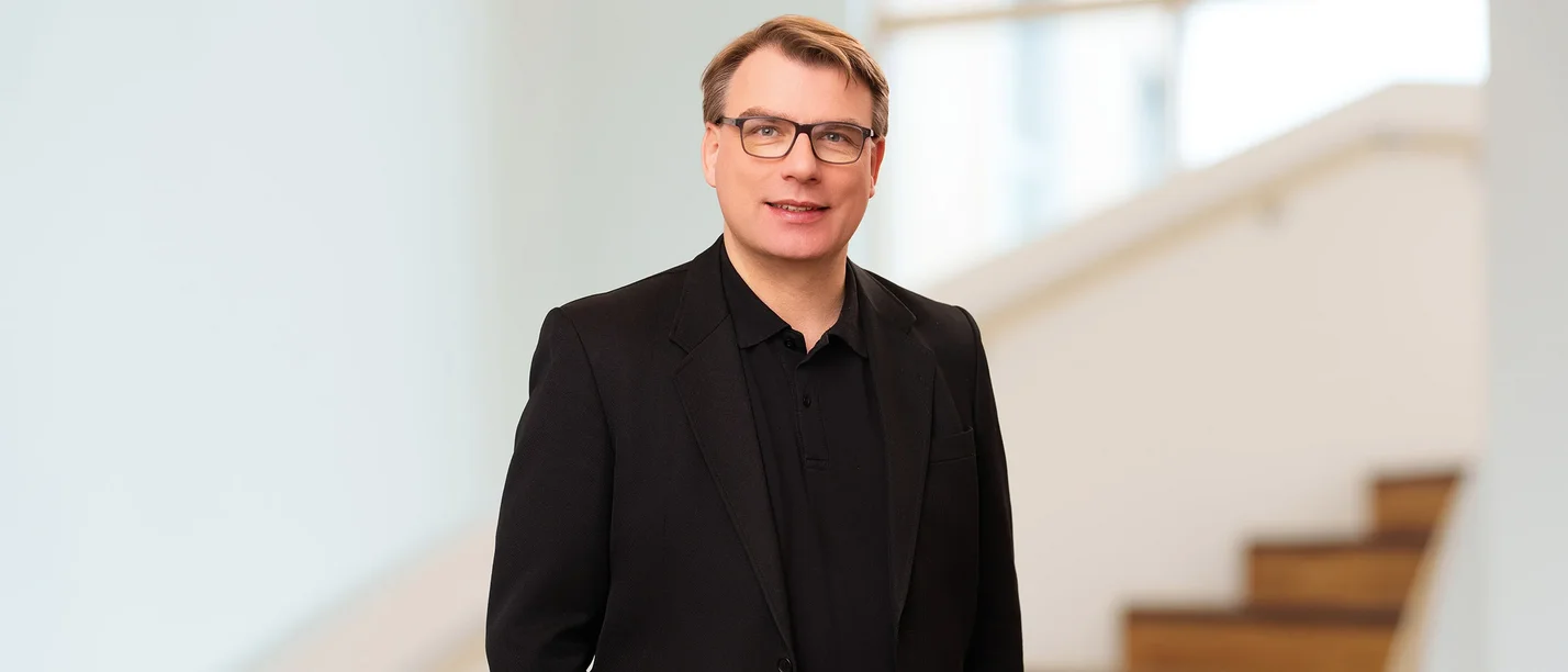 Porträtfoto von Univ.-Prof. Dr. Guido Möllering