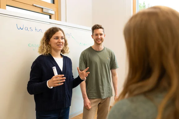 Preparing to study in Germany (Photo: UW/H | Michael Schwettmann) A meeting to prepare for your studies at Witten/Herdecke University