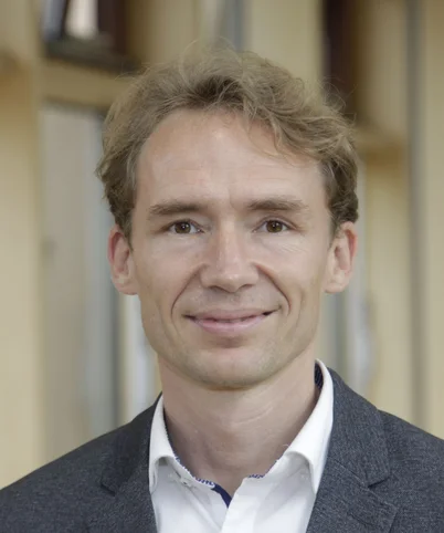 Porträtfoto von Univ.-Prof. Dr. med. David Martin