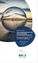 Buchcover des neuen Praxisleitfadens (Foto: WIFU-Stiftung) Ein Glaskugel am Strand, die den Himmel und den Sand reflektiert.