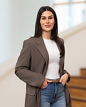 Porträtfoto von Alena Allak