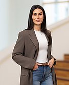 Portrait photo of Alena Allak