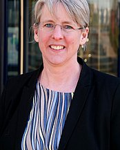 Prof. Dr. Eva Münster (Foto: UW/H) Porträtfoto von Prof. Dr. Eva Münster
