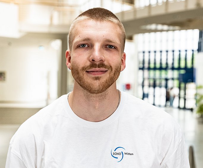 Porträtfoto von Timon Ruppert