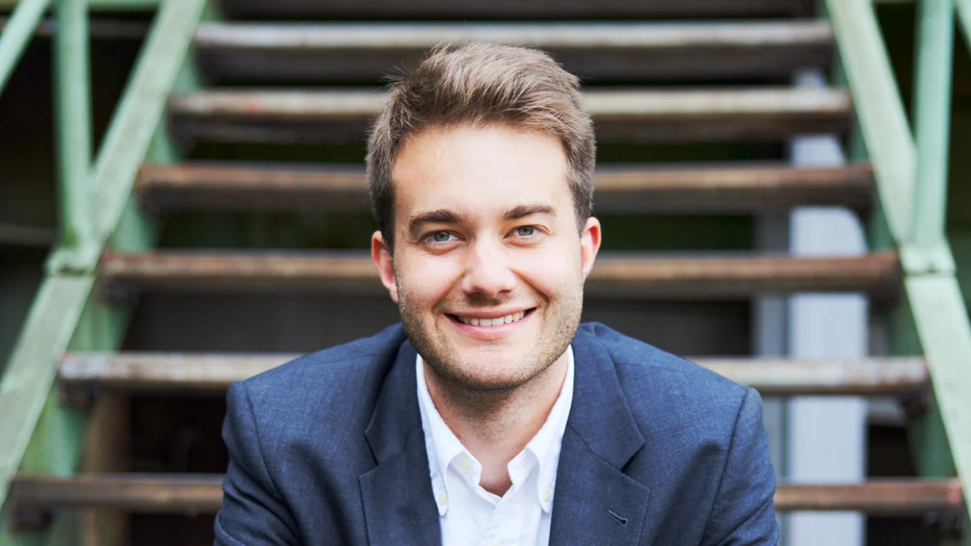 Porträtfoto von Frederic von Bernstorff