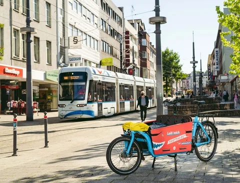 How to find us (Photo: UW/H | Johannes Buldmann) Trams and bicycles in Witten town centre.