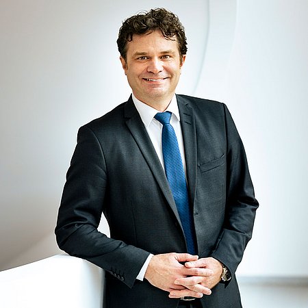 Prof. Dr. Christoph Schreiber (Foto: WIFU) Porträbild von Prof. Dr. Christoph Schreiber
