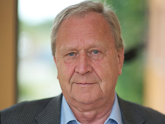 Prof. Dr. Peter F. Matthiessen (Foto: UW/H) Portaitfoto Prof. Dr. Peter F. Matthiessen