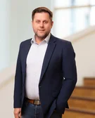 Porträtfoto von Sebastian Benkhofer