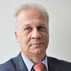 Dipl.-Ök. Stefan Kunze, Manager and Faculty of Management and Economics Alumnus