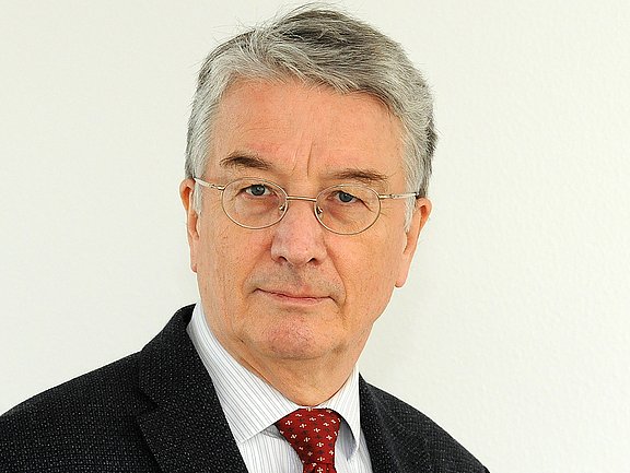 Prof. Dr. Peter Heusser (Foto: UW/H) Portraitfoto Prof. Dr. Peter Heusser