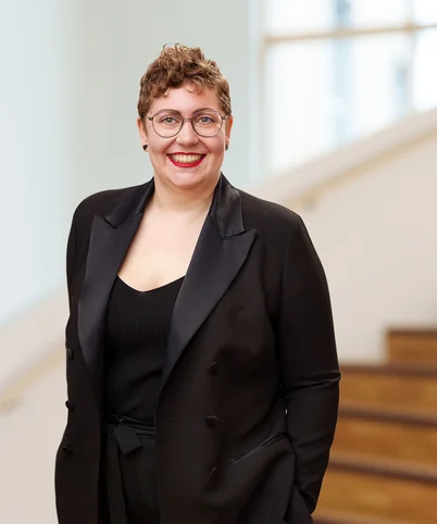 Portrait photo of Lisa Hemp