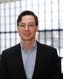Prof Dr Lukas Stötzer (Photo: UW/H) Portrait picture of Prof Dr Lukas Stötzer