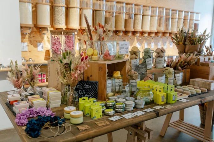 Füllbar (Photo: Refillable) Gift items at the zero-waste shop