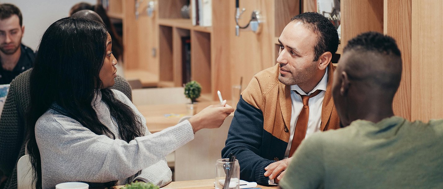 Zielführend Moderieren (Foto: pexels | kindelmedia) Symbolbild Workshop