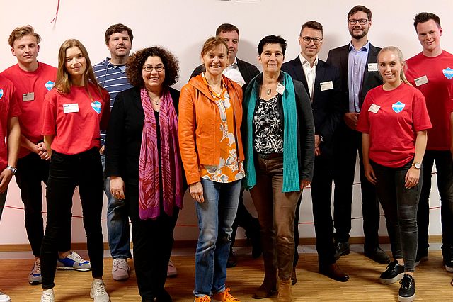 Das Team und die Jury des Wittener Preises für Gesundheitsvisionäre der Universität Witten/Herdecke (Foto: Marie Stöhler)
